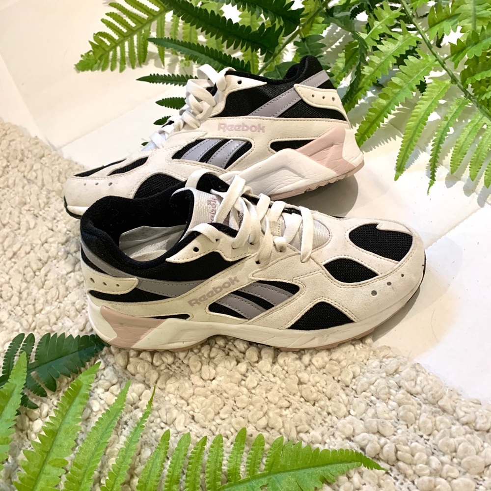 Reebok Aztrek fits size 6/7/8